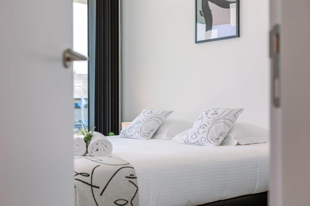 New, Luxurious And Modern Apartment With Private Parking Koksijde Exterior photo